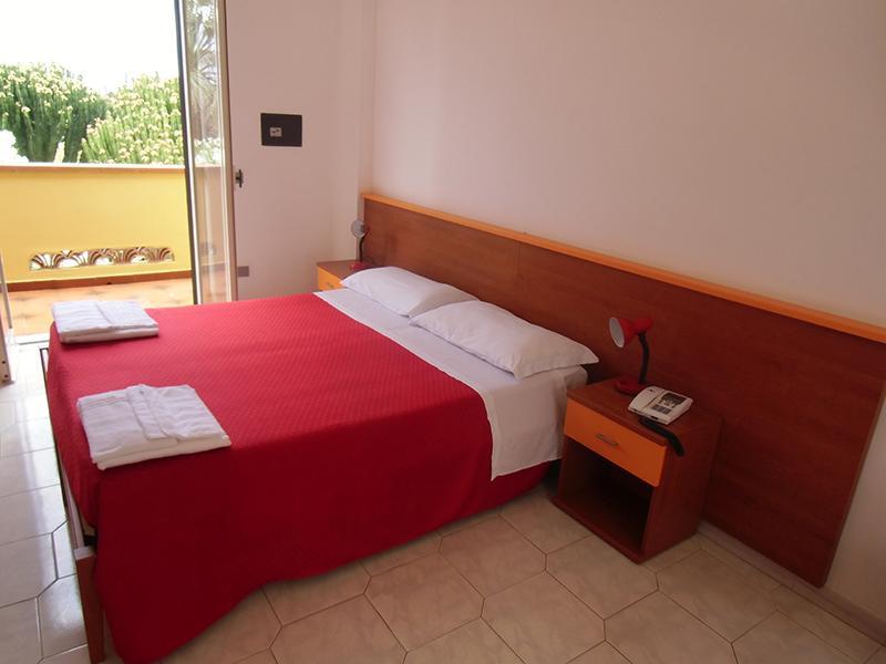 Villaggio Hotel Club Calanovellamare Piraino Bilik gambar